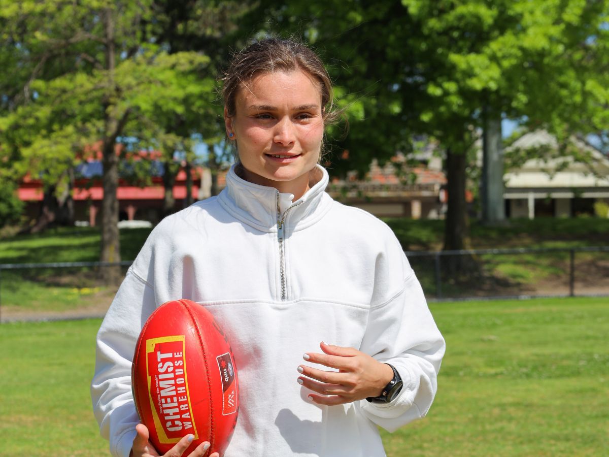 Chasing AFLW Dreams with Ash Riddell – Blue Dinosaur